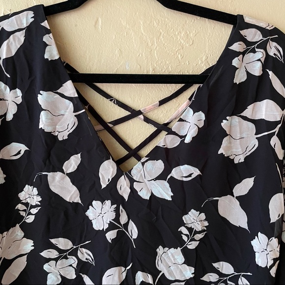 Torrid Floral Double layered Chiffon blouse - Picture 6 of 12